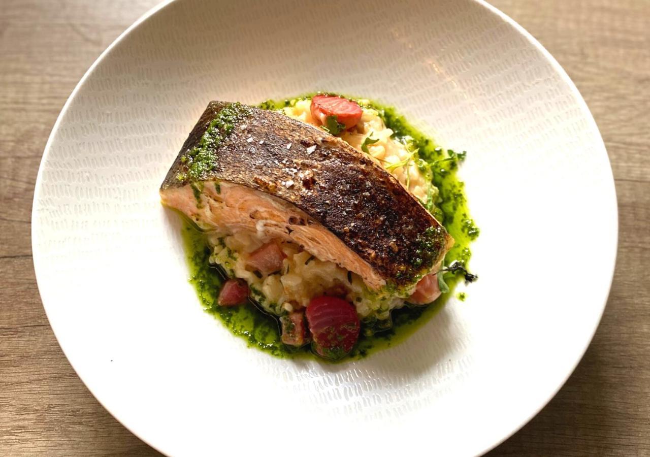 The Roost On Rock Road Hotel Barry Luaran gambar