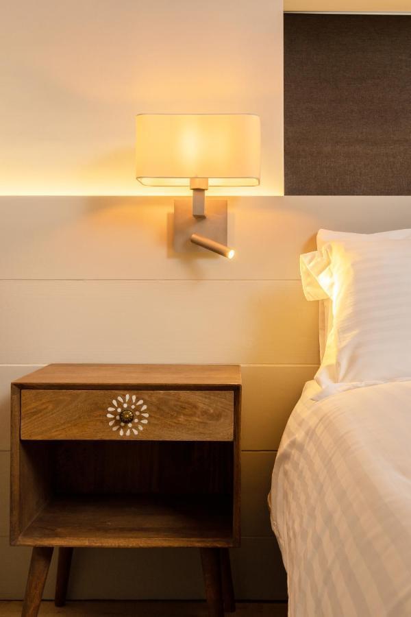 The Roost On Rock Road Hotel Barry Luaran gambar